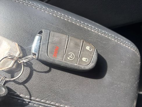 Used 2025 Jeep Compass Limited AWD/4WD image 25