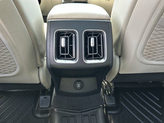Used 2025 Kia Sorento EX w/ Panoramic Sunroof Package FWD image 22