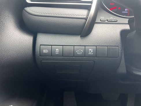 Used 2022 Toyota Camry XSE FWD image 13