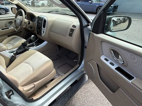 Used 2005 Mercury Mariner 2WD V6 image 27