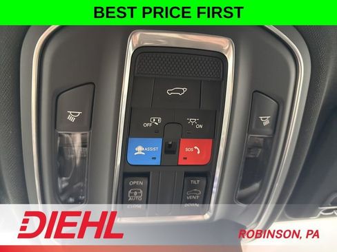 New 2026 Jeep Grand Cherokee Altitude AWD/4WD image 32