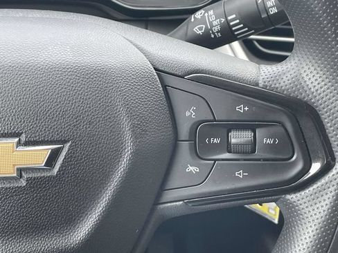 Certified 2024 Chevrolet Trax LS w/ LS Convenience Package FWD image 31