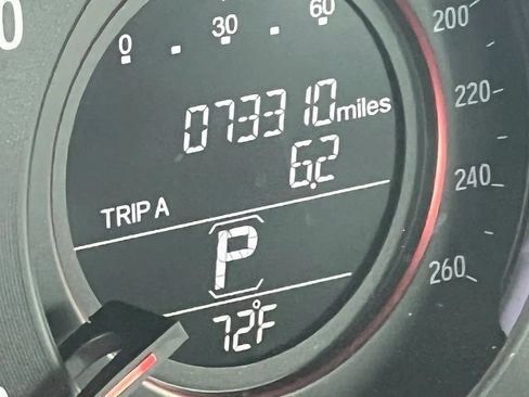 Used 2017 Honda Accord Sport image 2