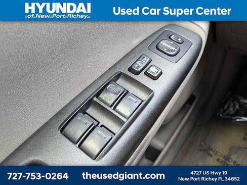 Used 2006 Toyota Camry LE FWD image 25