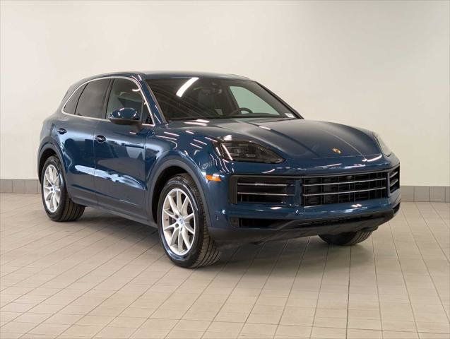Used 2025 Porsche Cayenne AWD/4WD image 9