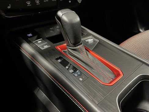 Used 2025 Nissan Kicks SR w/ SR Premium Package image 13