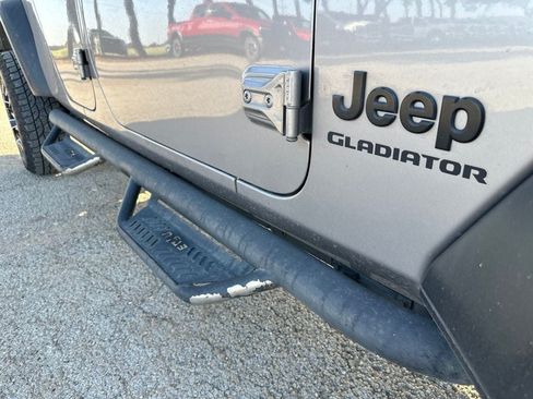 Used 2020 Jeep Gladiator Sport w/ Quick Order Package 24S AWD/4WD image 5