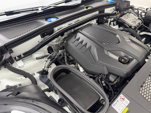 Used 2023 Porsche Macan Turbo image 77