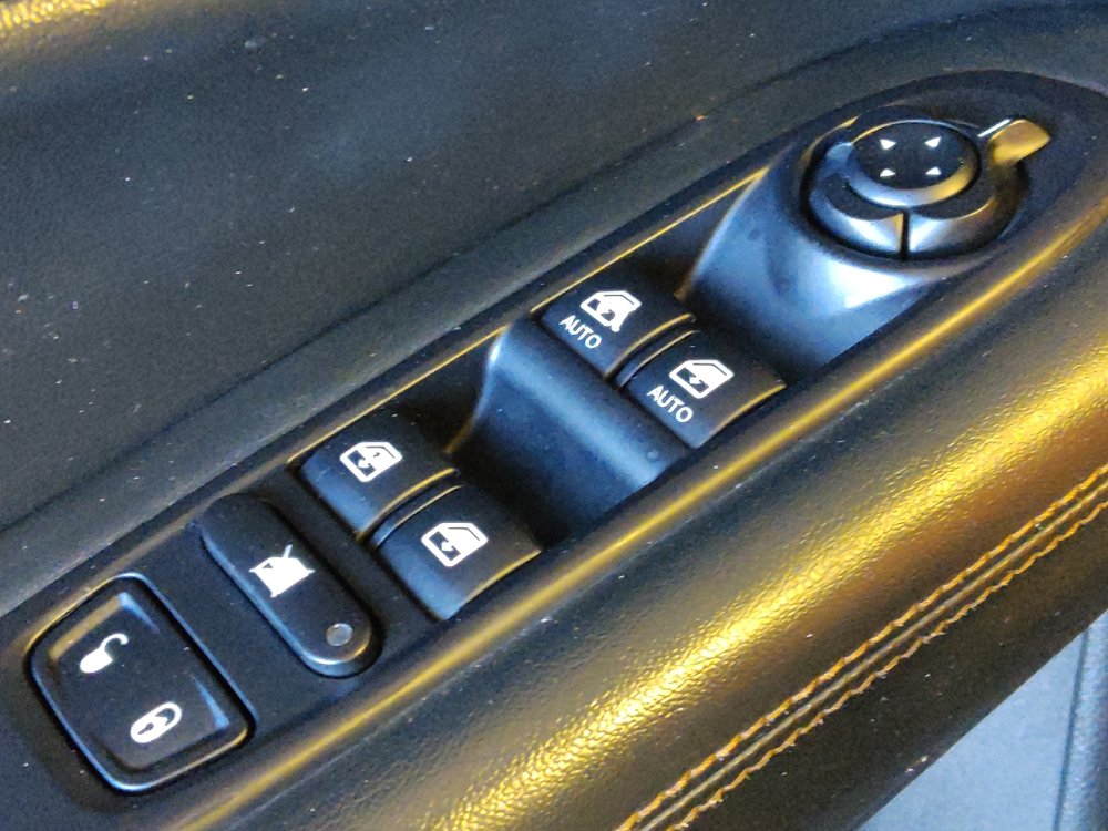 Used 2020 Jeep Compass Limited FWD image 27
