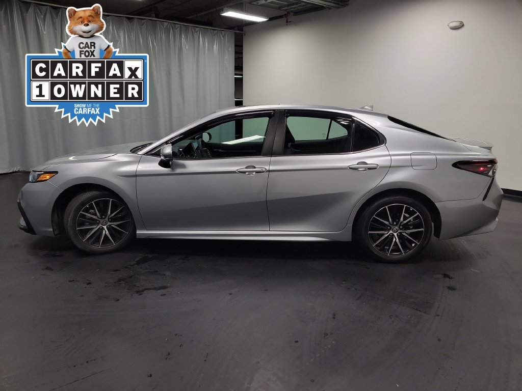 Used 2024 Toyota Camry SE w/ Convenience Package FWD image 5