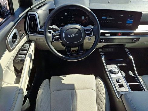 Used 2025 Kia Sorento SX Prestige AWD/4WD image 12