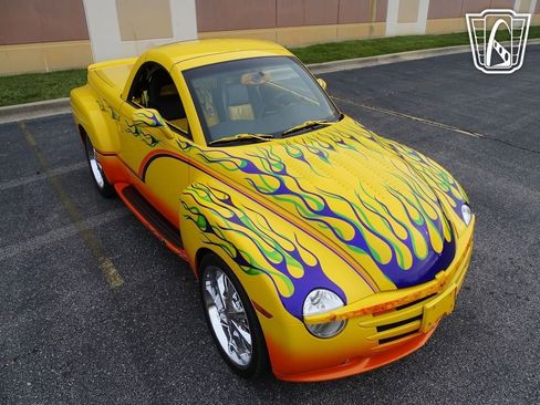 Used 2004 Chevrolet SSR w/ Preferred Equipment Group image 21