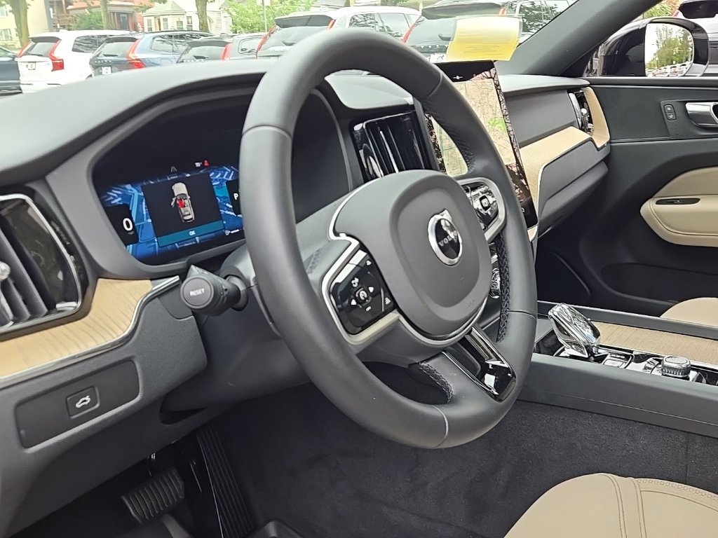Certified 2026 Volvo XC60 B5 Plus AWD/4WD image 18
