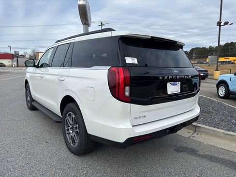 New 2026 Ford Expedition Active image 9