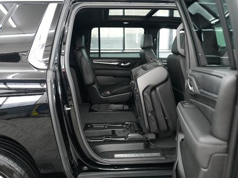 Used 2022 GMC Yukon XL Denali AWD/4WD image 34