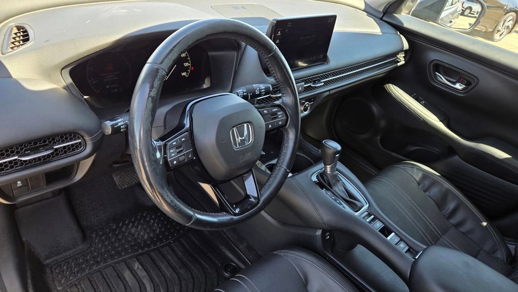 Used 2024 Honda HR-V EX-L image 9
