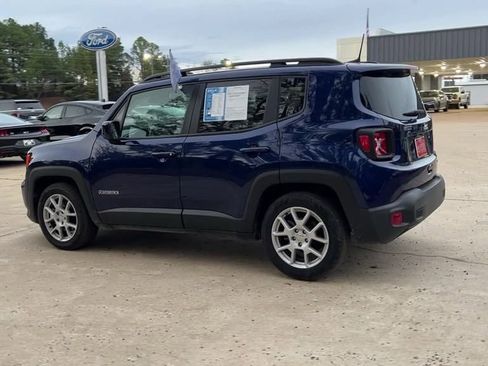 Used 2021 Jeep Renegade Latitude image 4