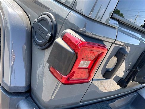 Used 2021 Jeep Wrangler Unlimited Rubicon AWD/4WD image 26