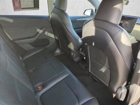 Used 2024 Tesla Model Y Long Range image 23