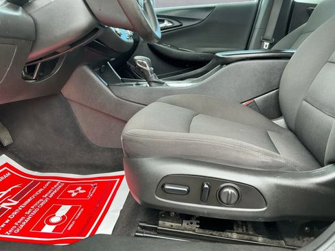 Used 2021 Chevrolet Malibu LT image 11