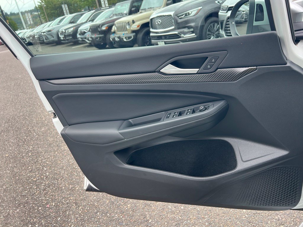 Used 2024 Volkswagen Golf R AWD/4WD image 14
