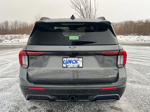 Used 2025 Ford Explorer ST-Line w/ Premium Package image 3