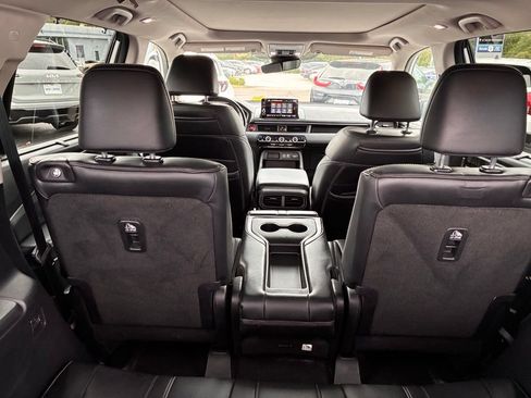 Used 2023 Honda Pilot Elite image 14