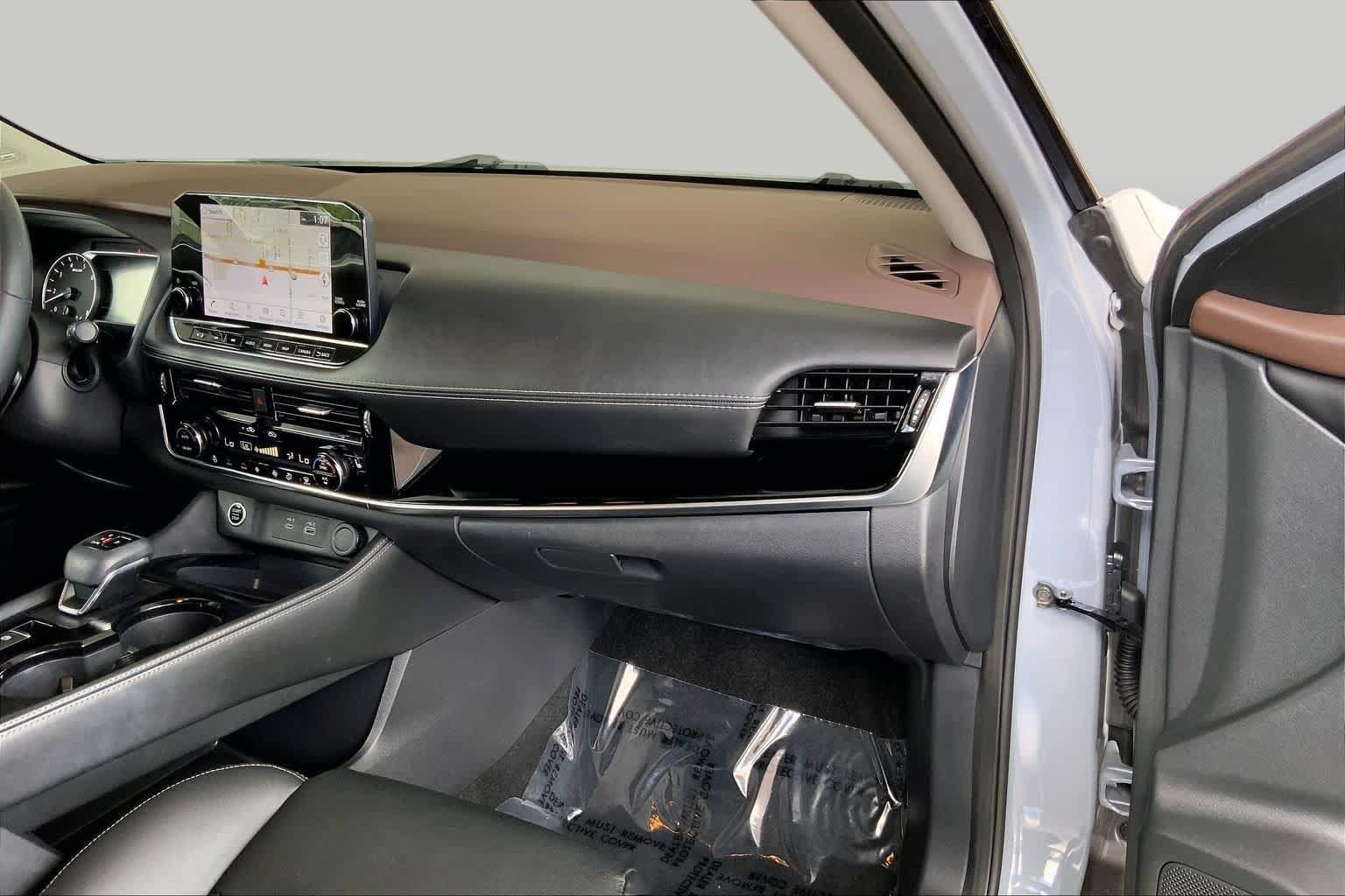 Used 2023 Nissan Rogue SL w/ SL Premium Package FWD image 19