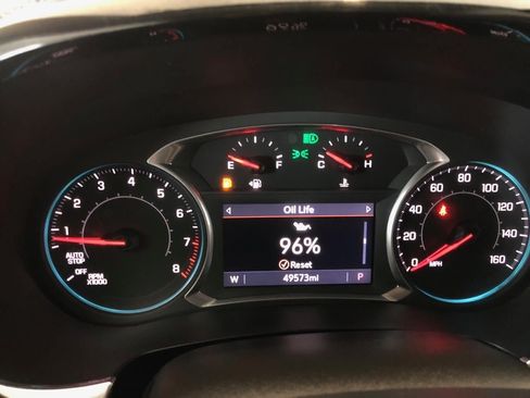 Used 2021 Chevrolet Traverse RS AWD/4WD image 16