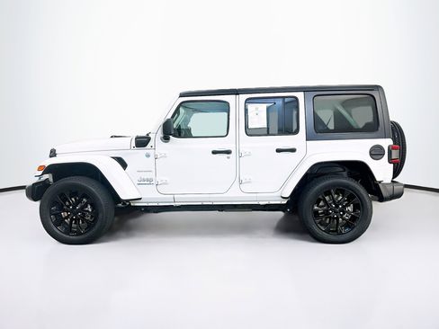 Used 2023 Jeep Wrangler Sahara image 4
