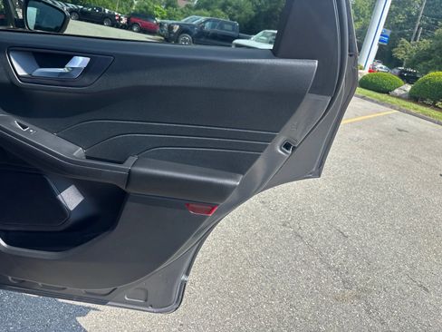 Used 2023 Ford Escape Platinum AWD/4WD image 42