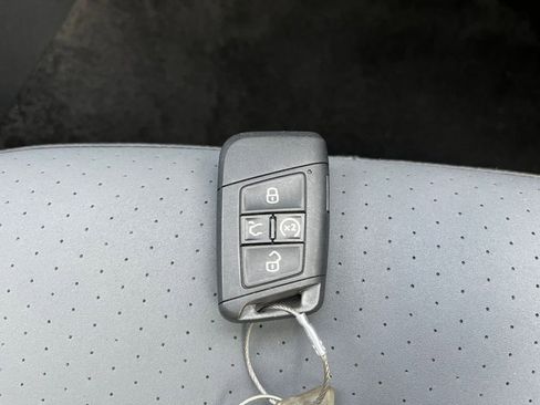 Used 2025 Volkswagen Jetta SE image 22