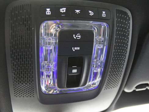 Used 2023 Mercedes-Benz GLB 250 image 31