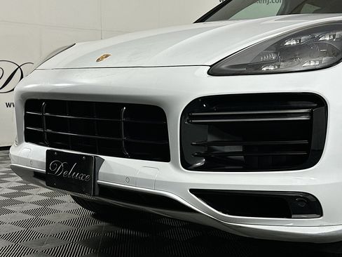 Used 2021 Porsche Cayenne Turbo image 33
