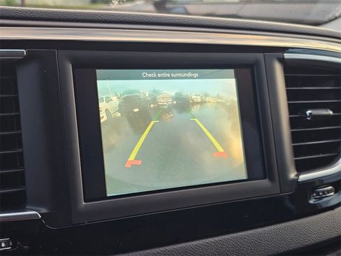 Used 2021 Chrysler Voyager L image 20