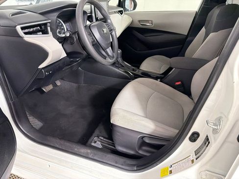 Used 2020 Toyota Corolla LE image 9