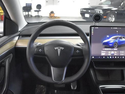 Used 2023 Tesla Model Y Long Range AWD/4WD image 13