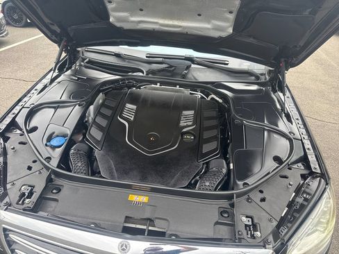 Used 2018 Mercedes-Benz S 560 4MATIC Sedan w/ Premium Package image 22