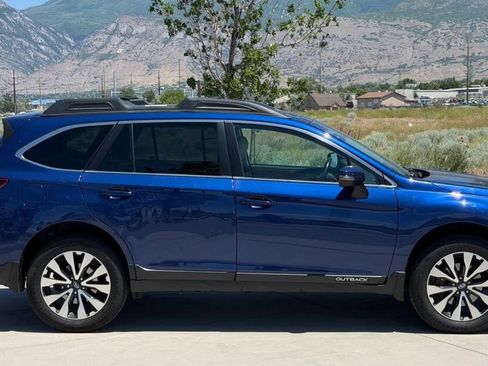 Used 2017 Subaru Outback 3.6R Limited AWD/4WD image 4