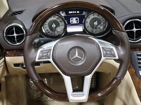 Used 2013 Mercedes-Benz SL 550 w/ Premium Pkg image 48