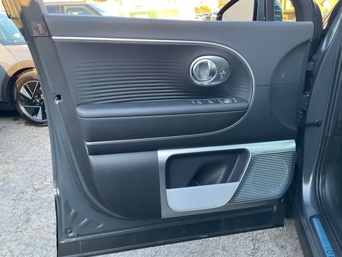 Used 2026 Hyundai Ioniq 9 Limited image 25