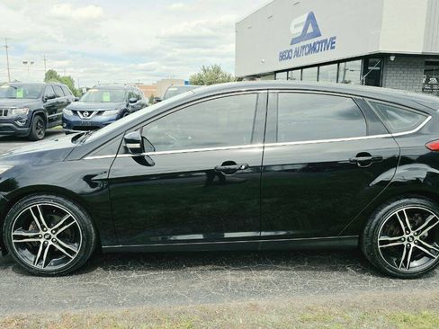 Used 2017 Ford Focus Titanium FWD image 3