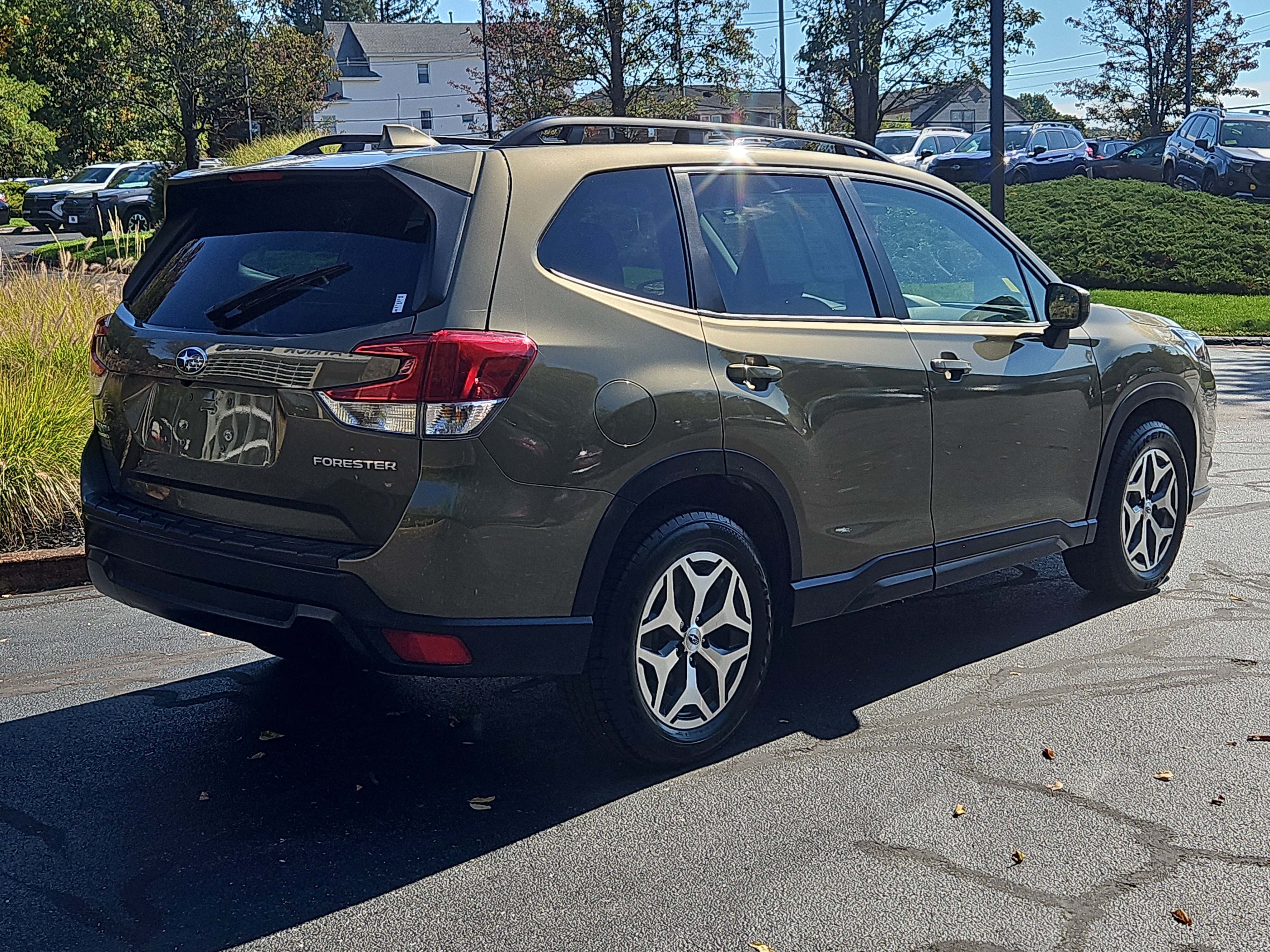 Certified 2023 Subaru Forester Premium AWD/4WD image 2