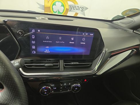 Used 2025 Chevrolet Trax RS w/ Sunroof Package FWD image 22