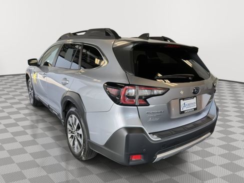 Used 2025 Subaru Outback Limited AWD/4WD image 9