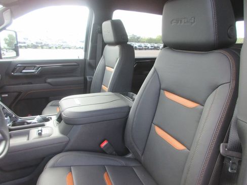 New 2026 GMC Sierra 3500 AT4 w/ AT4 Premium Plus Package AWD/4WD image 13
