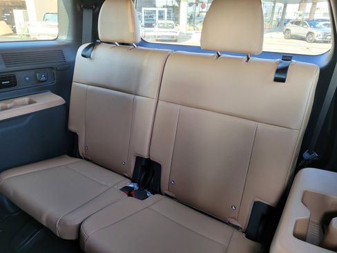 Used 2025 Hyundai Santa Fe Limited image 12