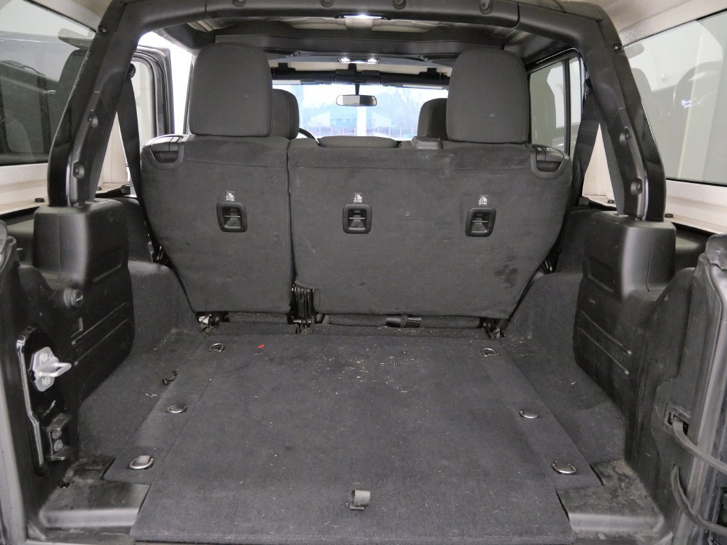 Used 2019 Jeep Wrangler Unlimited Sahara AWD/4WD image 19
