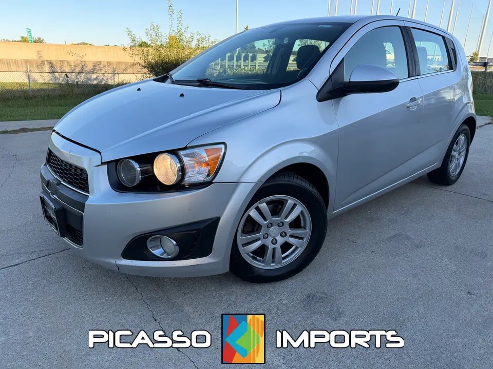 Used 2015 Chevrolet Sonic LT FWD image 1