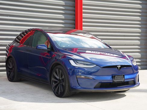 Used 2023 Tesla Model X image 4